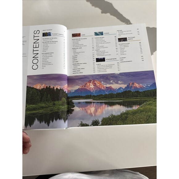 Earth: The Definitive Visual‎ Guide By Smith Sibian Spring 2024 Edition - Picture 4 of 7